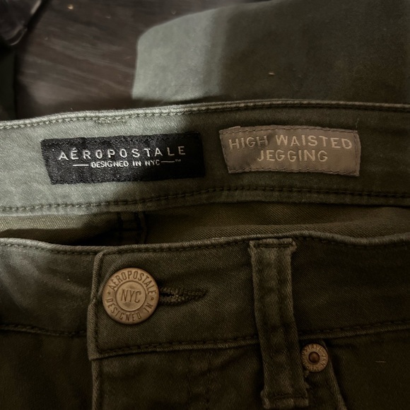 Aeropostale High Waisted Jegging, size 6 Regular, smoke free home - Picture 2 of 4